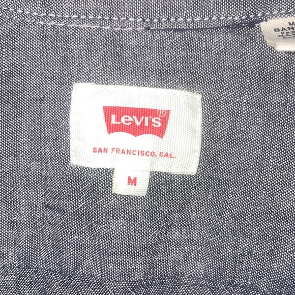 Levi’s - Picture 2 of 5